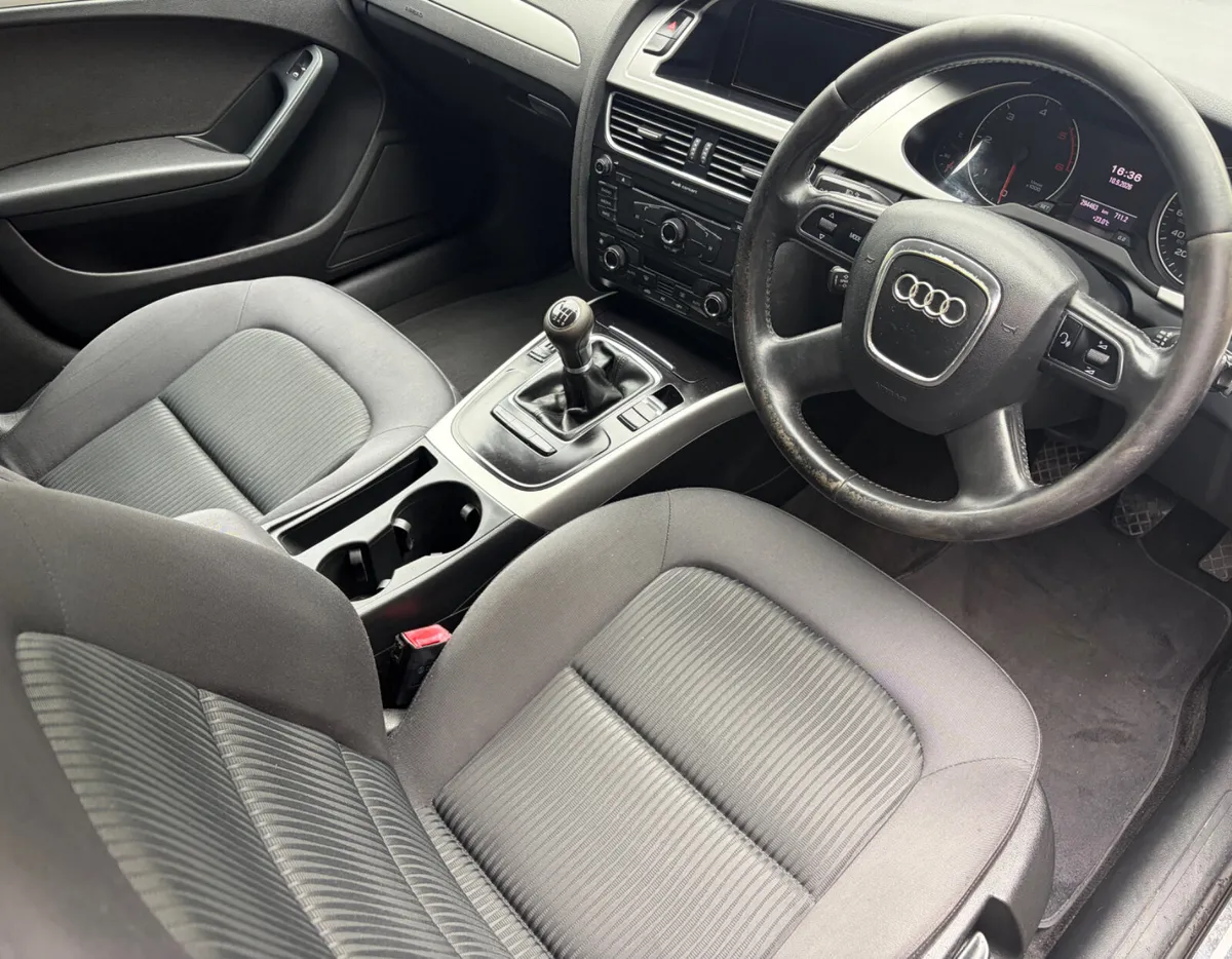 Audi A4 2.0 TDI SE - Image 5