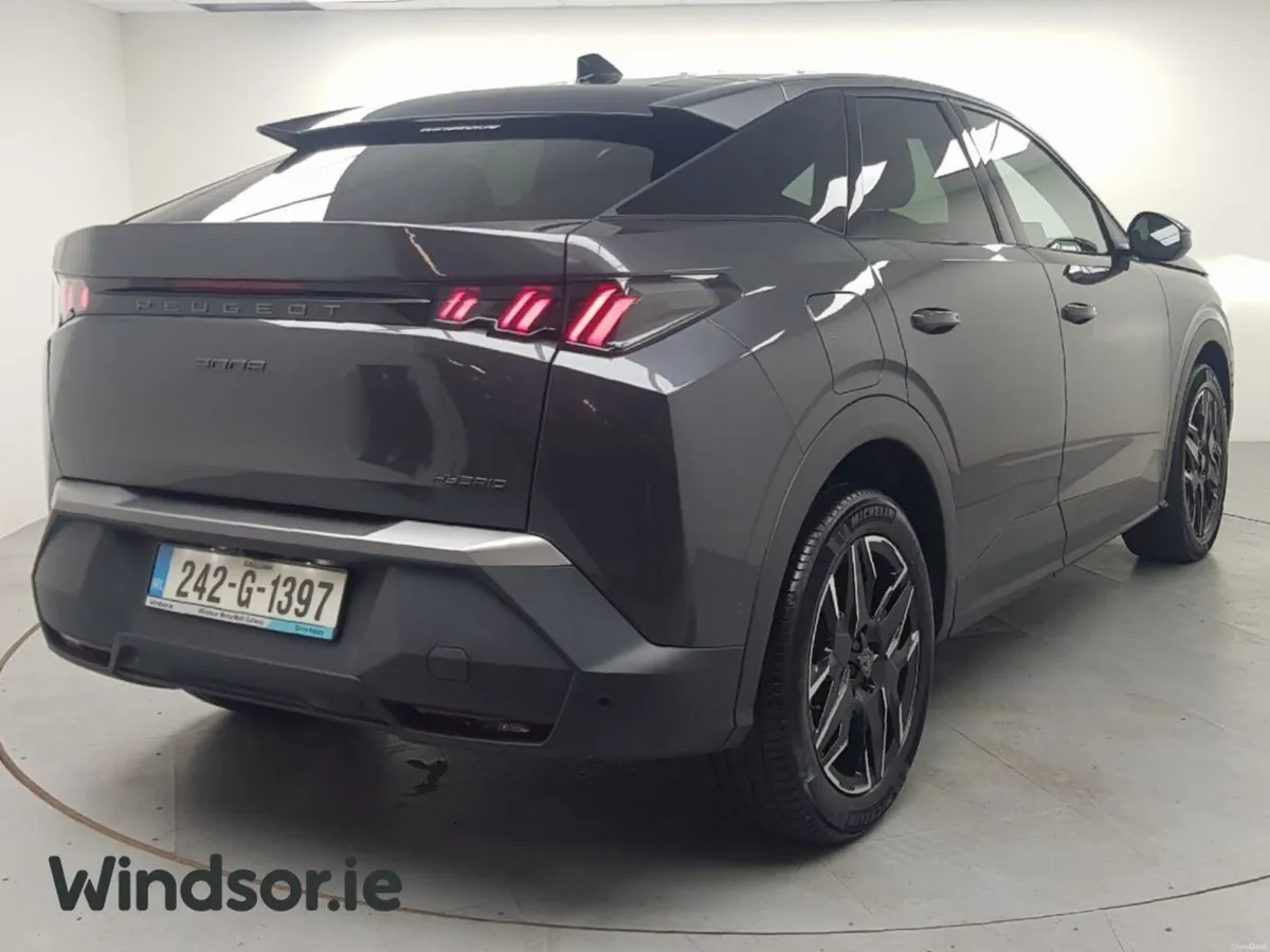 Peugeot 3008 1.2 MHEV PureTech 136bhp eDCS6 Allure - Image 2