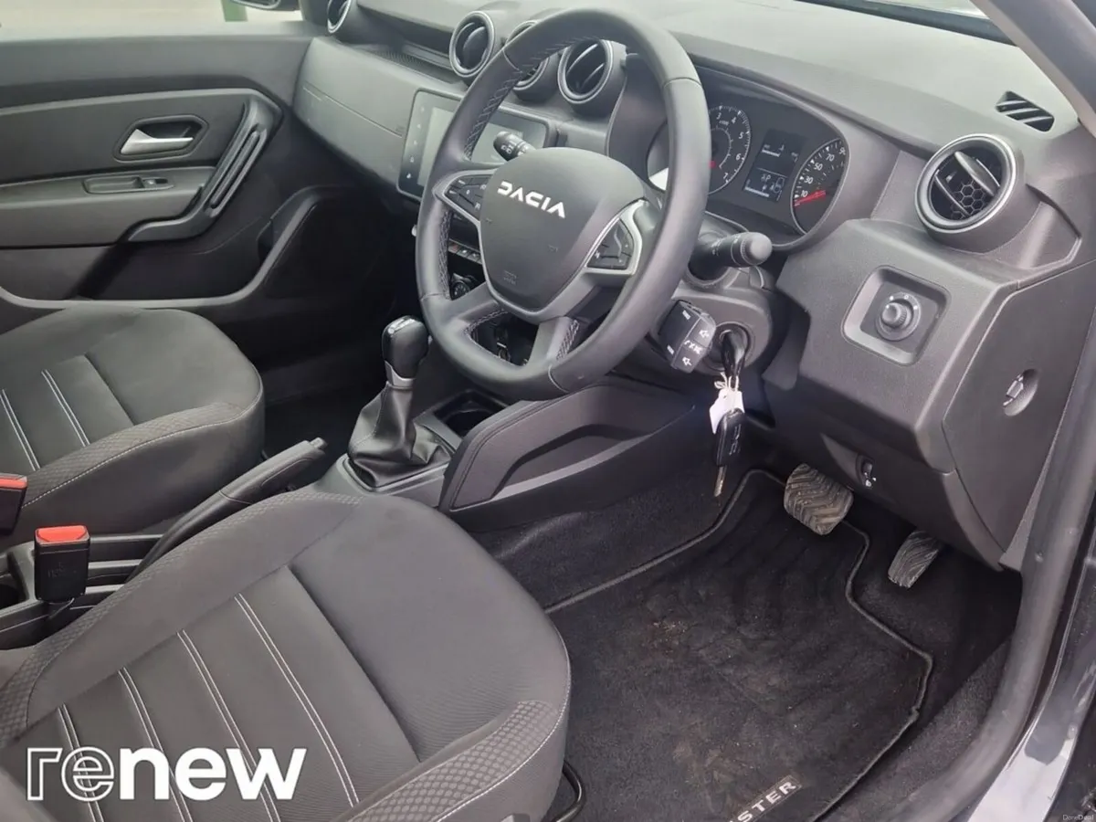 Dacia Duster 1.3 TCe 150bhp AUTO Expression - Image 6