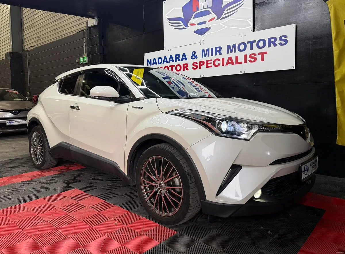 2017 Toyota C-HR Luna 2 YEARS NCT WARRANTY 3 KEYS - Image 6