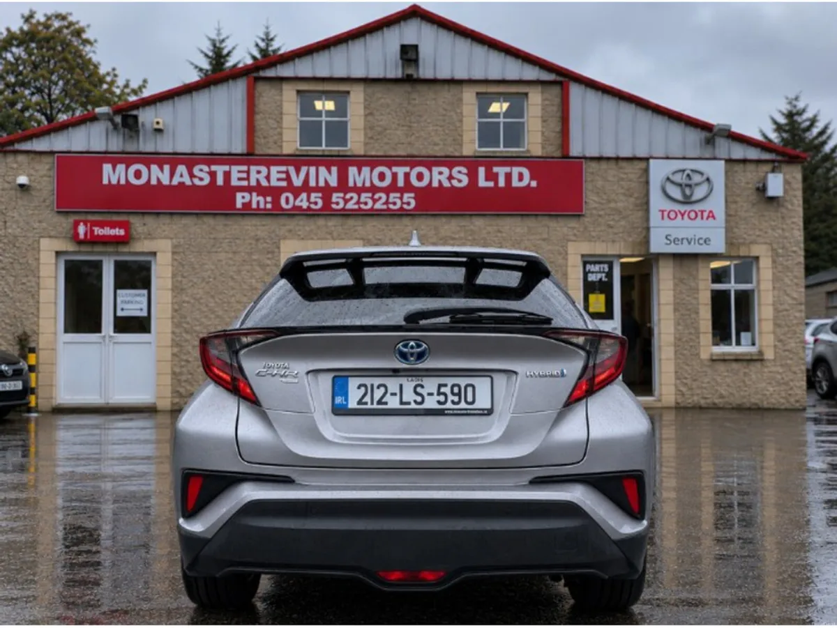 Toyota C-HR *ORIGINAL IRISH CAR*   1.8 HYBRID SPOR - Image 4
