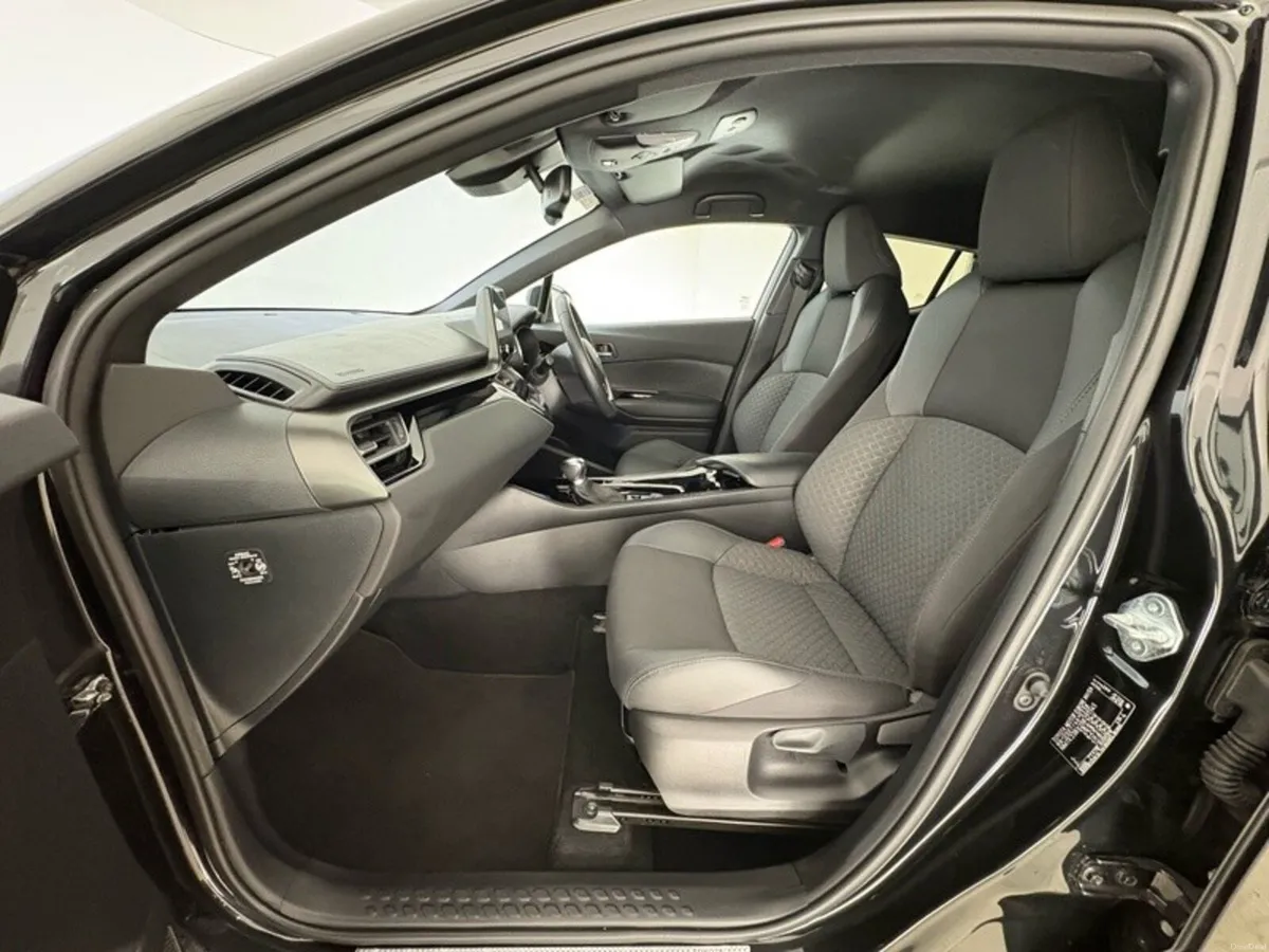 Toyota C-HR 1.8 - Image 6