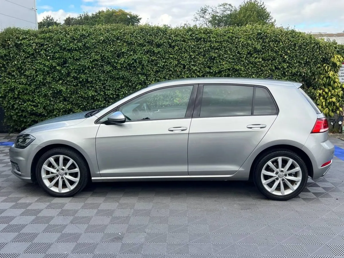 Volkswagen Golf COMFORTLINE 1.2 TSI AUTO // LOW MI - Image 3