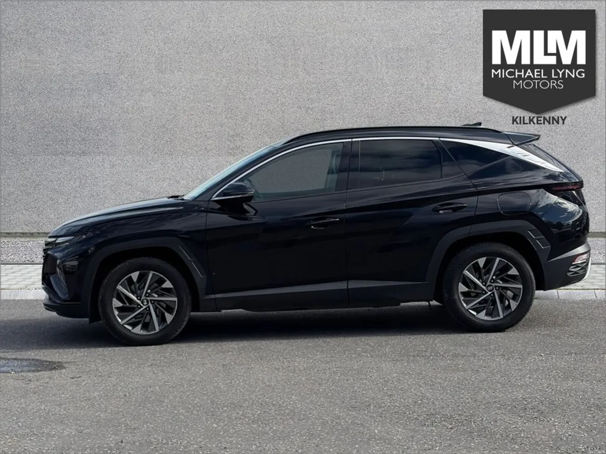Hyundai Tucson ix35 Executive Plus 2tone Roof 5DR - Image 5