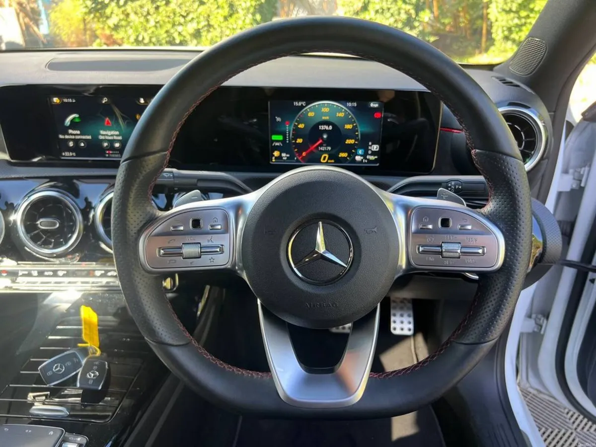 Mercedes-Benz A-Class A250e AMG-LINE 1.3 HYBRID // - Image 4