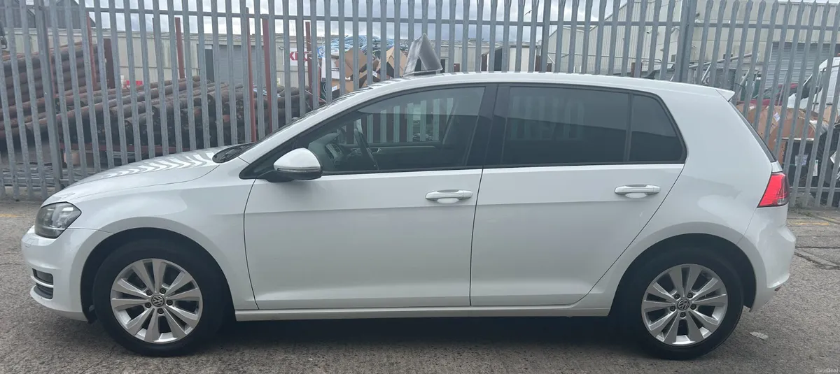 2017 Volkswagen Golf 1.2 Automatic - Image 5