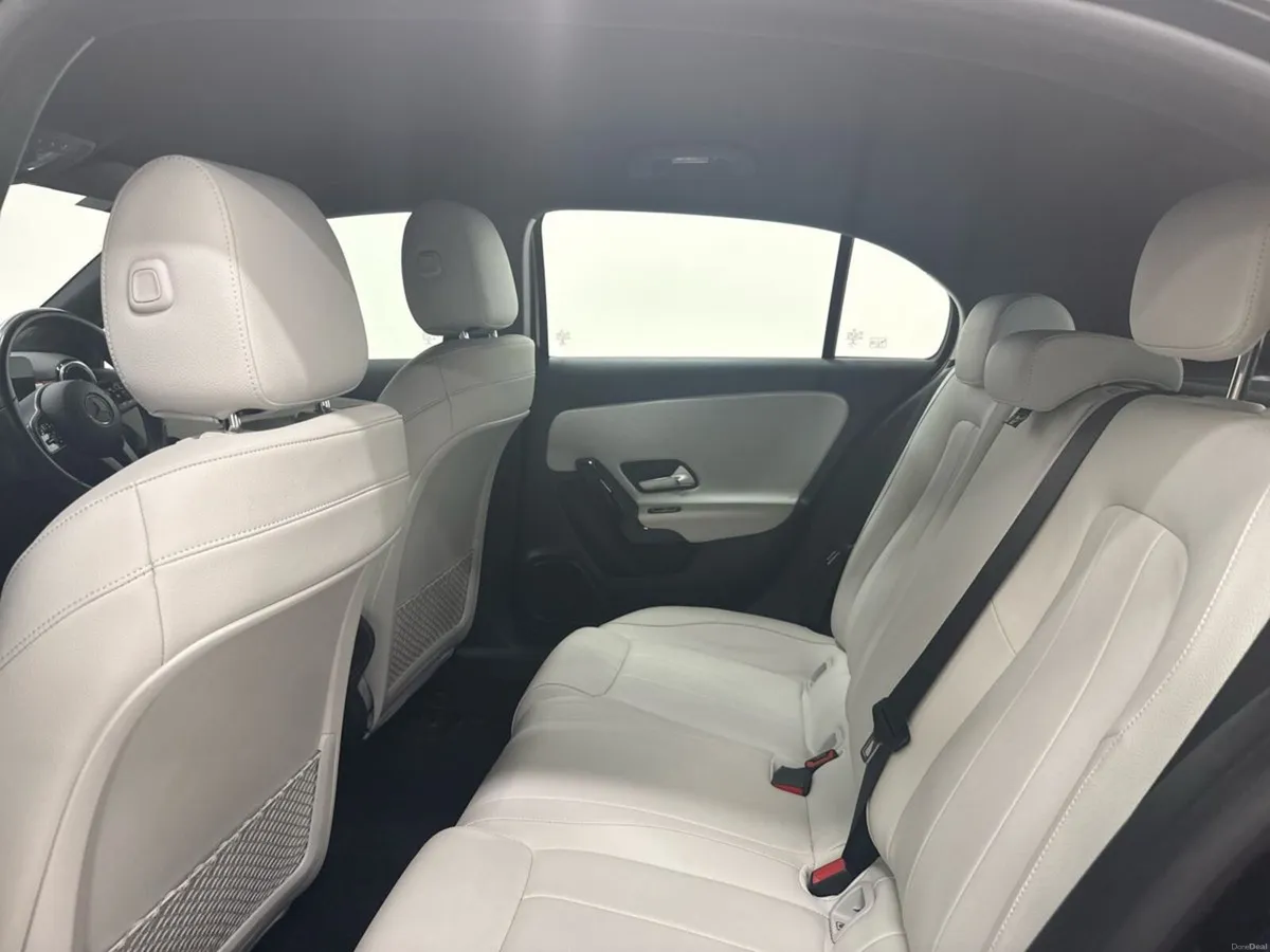 Mercedes-Benz A-Class A 160 | Heated Seats,  Rever - Image 4