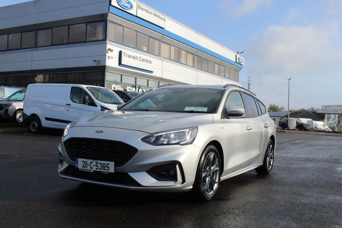 Ford Focus 1.5 TDCi 120PS ST-Line Estate. Price re - Image 5