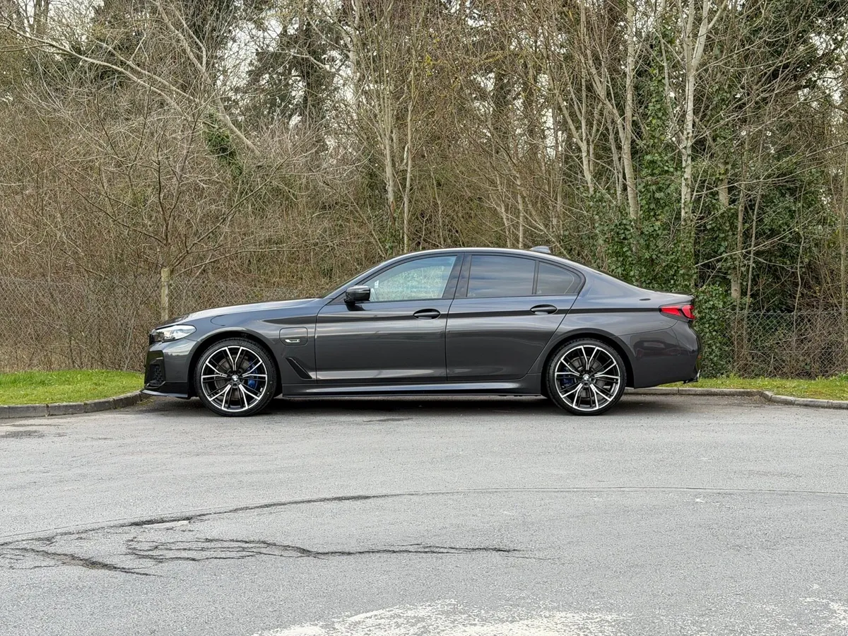 Car - Image 1