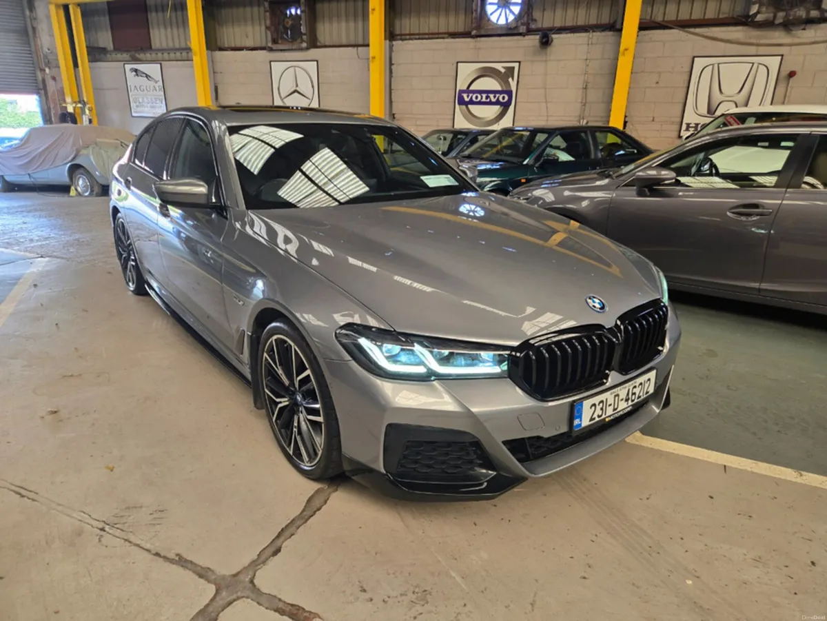 BMW 5-Series G30 E XDRIVE M SPORT 4DR// SERIOUS SP - Image 3