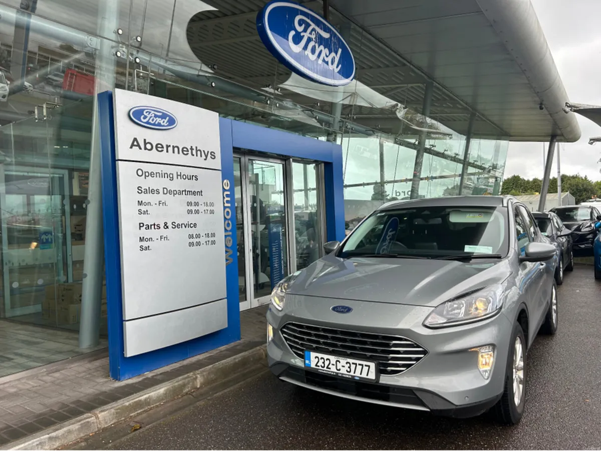 Ford Kuga TITANIUM 2.5FHEV190 S6.2 - Image 3