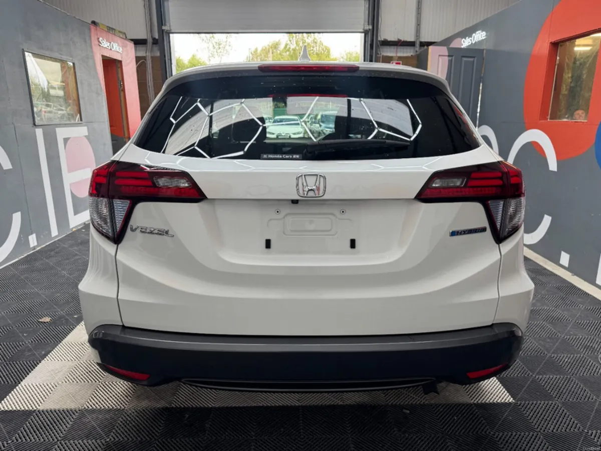 Honda Vezel 2016 HONDA VEZEL HYBRID X 1.5 AUTOMATI - Image 4