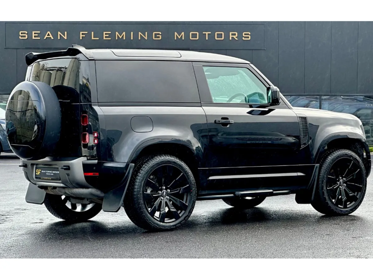 Land Rover Defender D250 X-Dynamic SE HARD TOP SE - Image 3