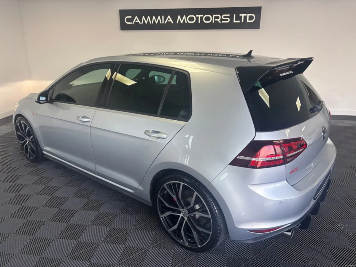 Volkswagen Golf *VOLKSWAGEN GOLF GTI* *PERFORMANCE - Image 3