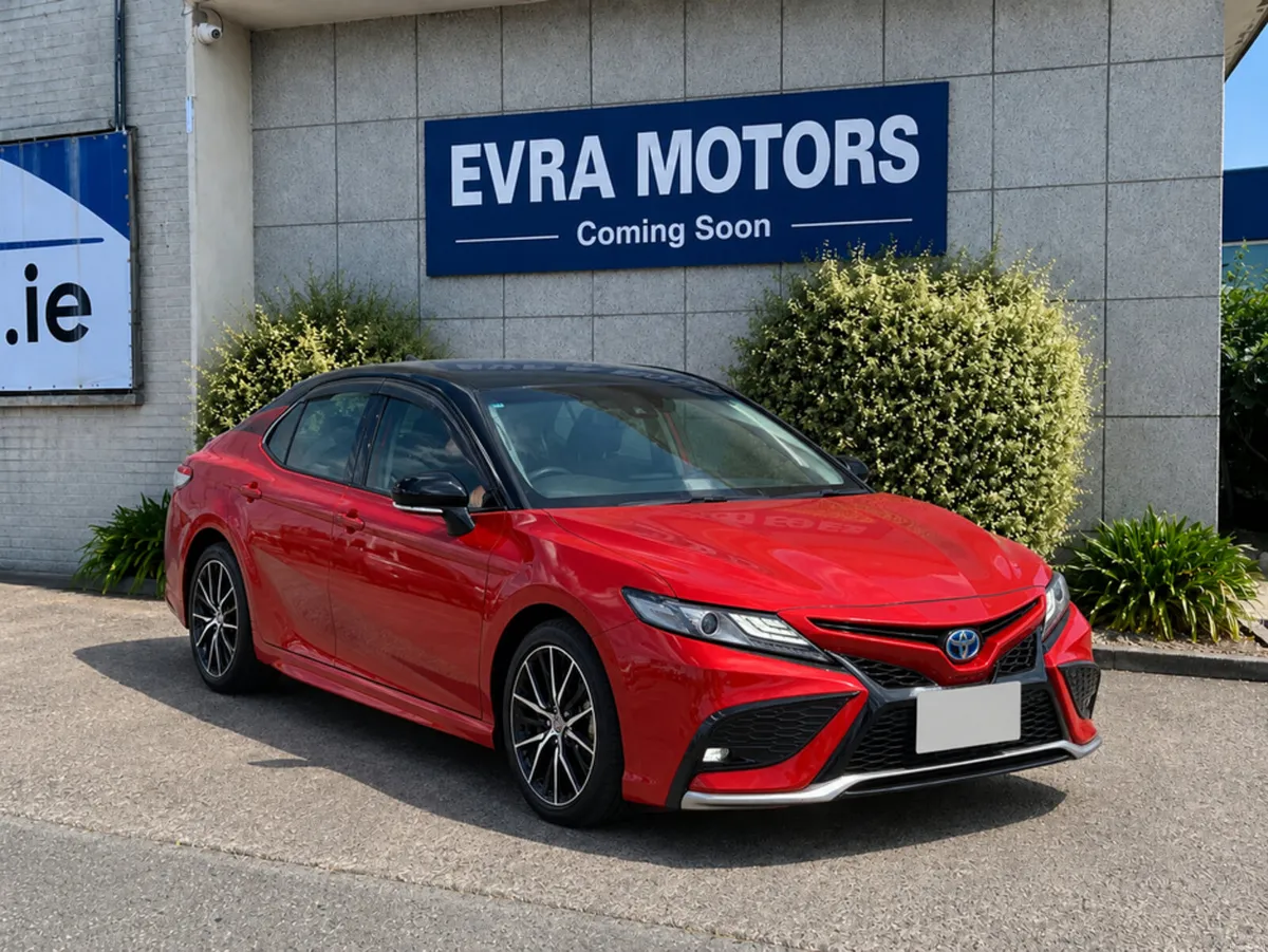 Toyota Camry WS HYBRID AUTOMATIC 2.5 PETROL //VERY - Image 1