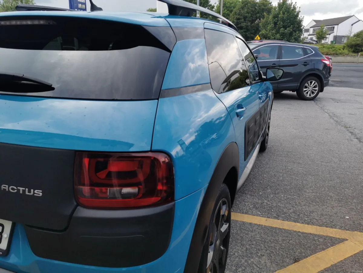 Citroen C4 Cactus 1.6 BLUE HDI 100 FL FLAIR 5DR 1. - Image 2