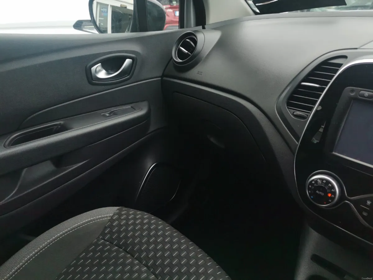 Renault Captur DYNAMIQUE NAV TCE 90 P 4DR - Image 3