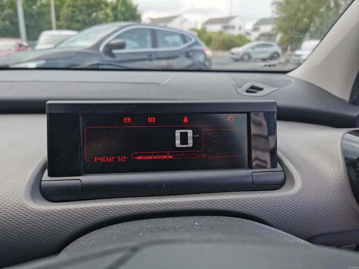 Citroen C4 Cactus 1.6 BLUE HDI 100 FL FLAIR 5DR 1. - Image 5