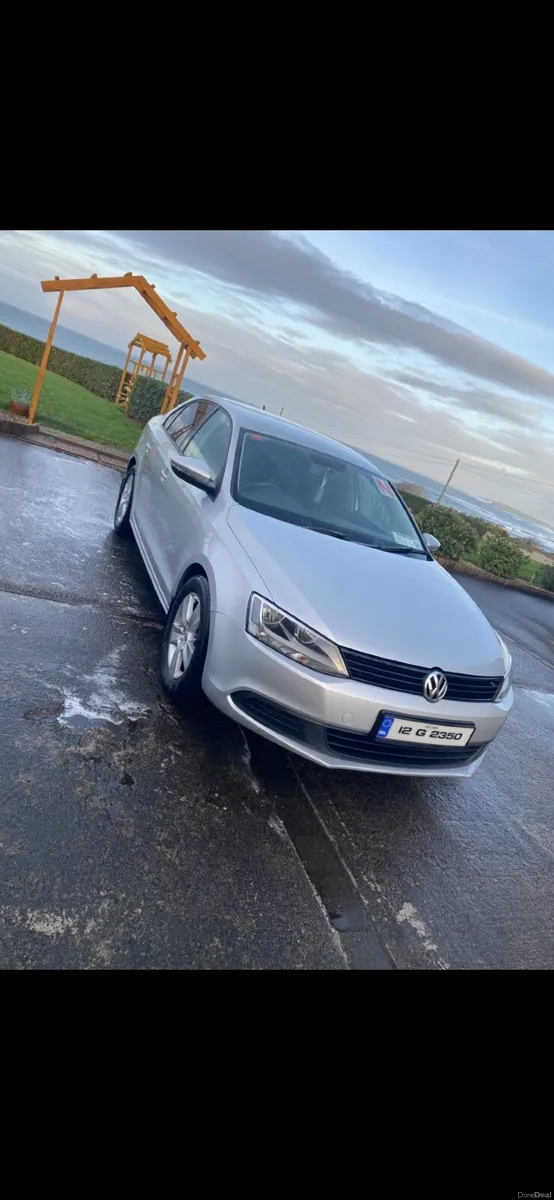 Volkswagen Jetta 2012 - Image 2