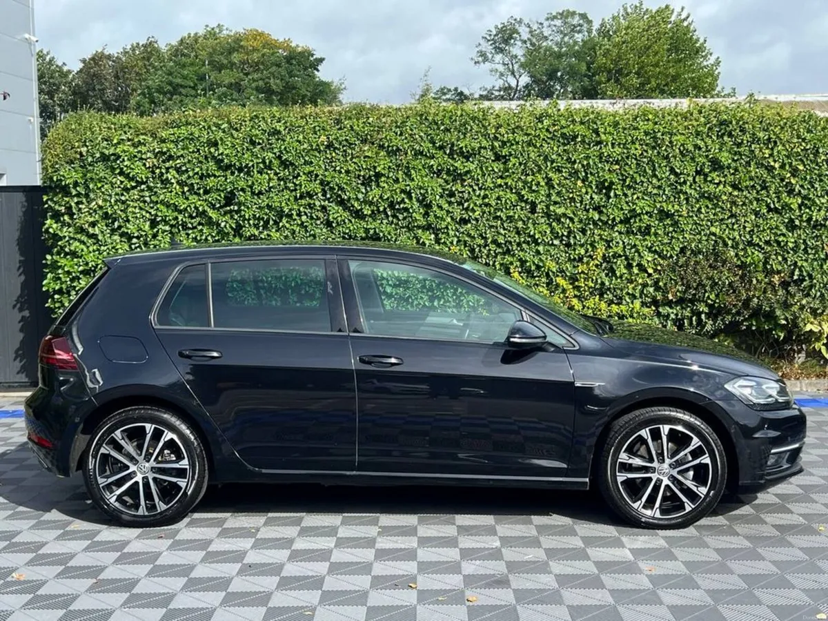 Volkswagen Golf 2.0 TDI AUTO // APPLE CARPLAY/ANDR - Image 2