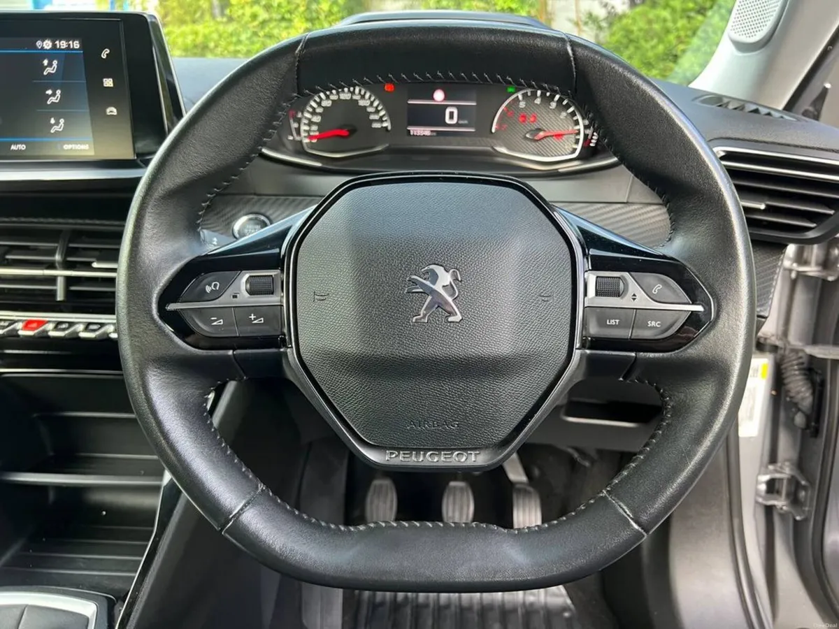 Peugeot 2008 ACTIVE 1.2 // REVERSE CAMERA // BLUET - Image 4