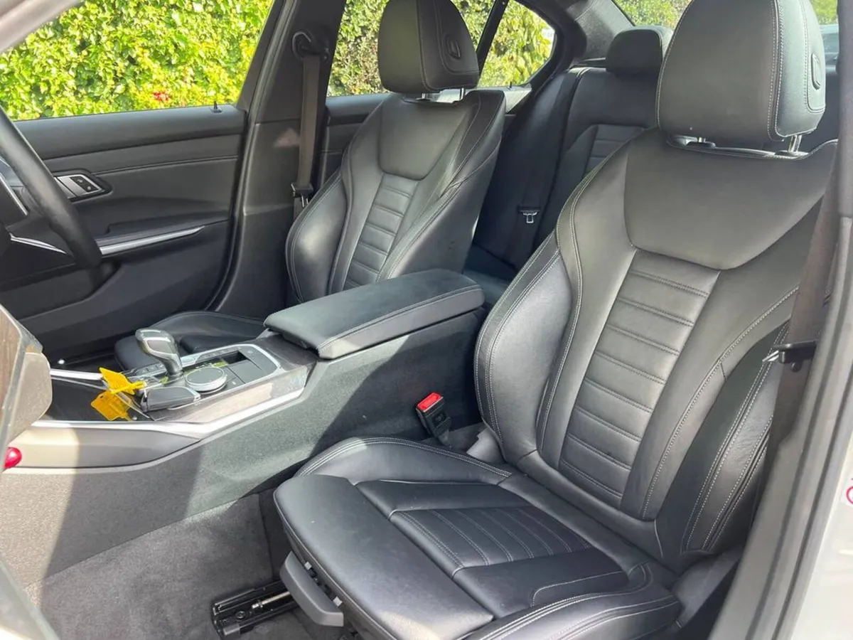 BMW 3-Series 330e M-SPORT COMPETITION 2.0 HYBRID / - Image 6