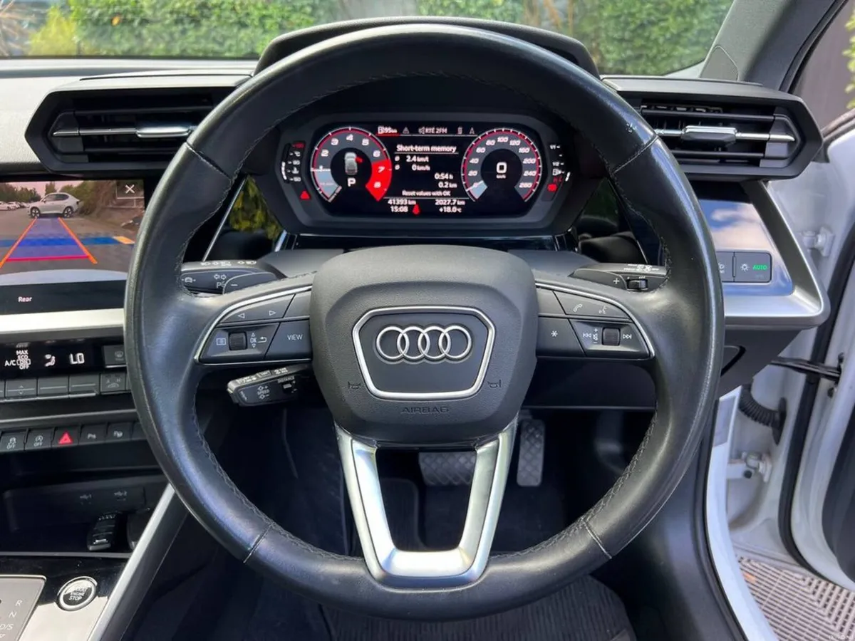 Audi A3 ADVANCE 1.0 TFSI AUTO // 16" ALLOYS // APP - Image 4
