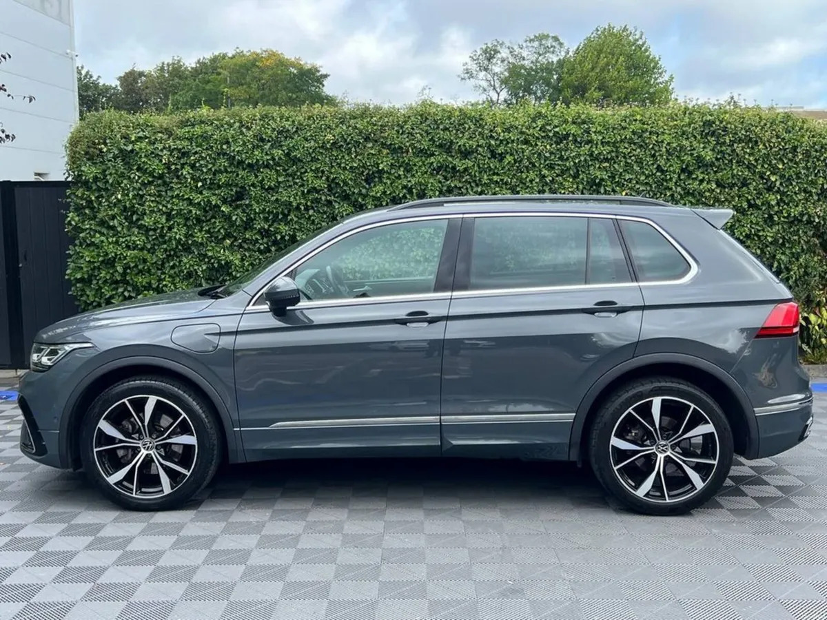 Volkswagen Tiguan R-LINE 1.4 HYBRID // R-LINE HEAT - Image 3