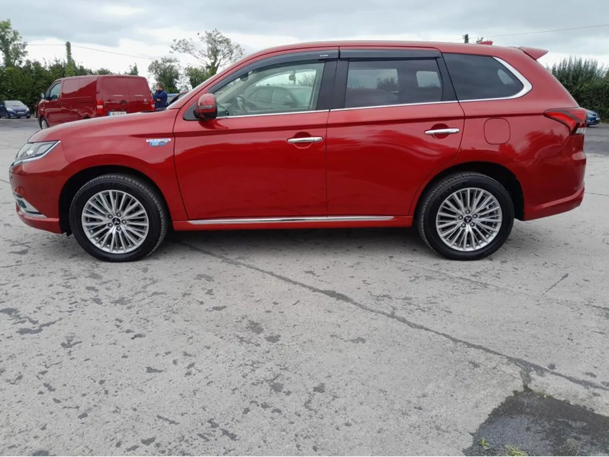 Mitsubishi Outlander 182 PHEV G 4WD - Image 6