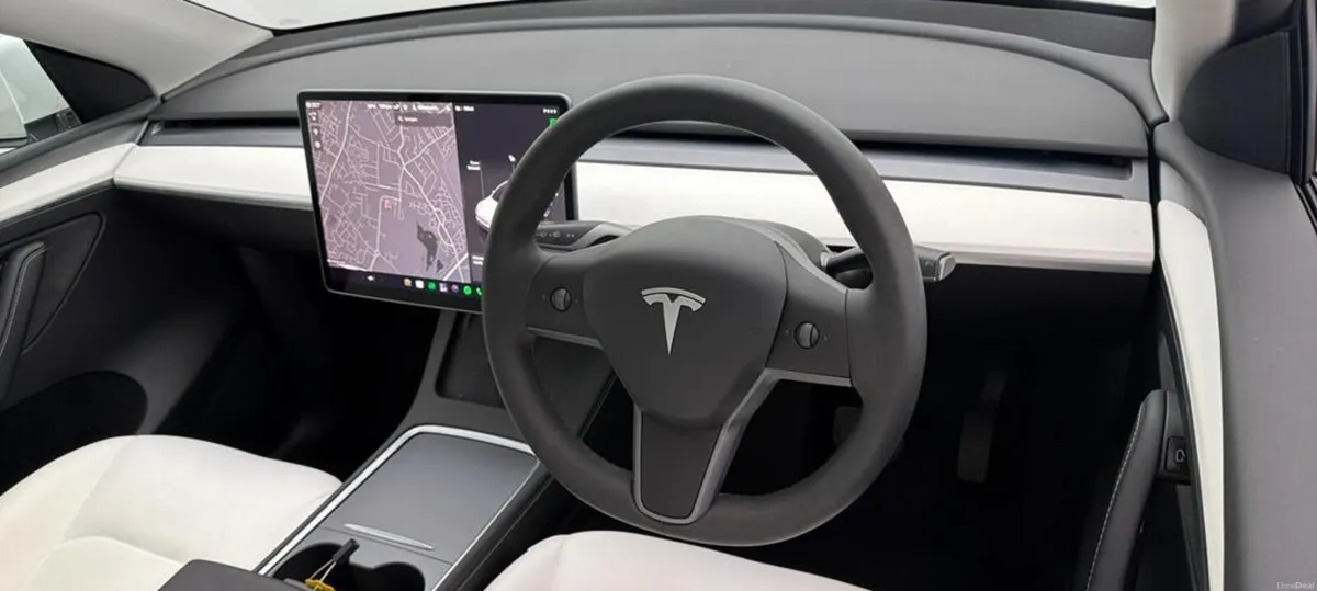 242 Tesla Model Y RWD - Image 5