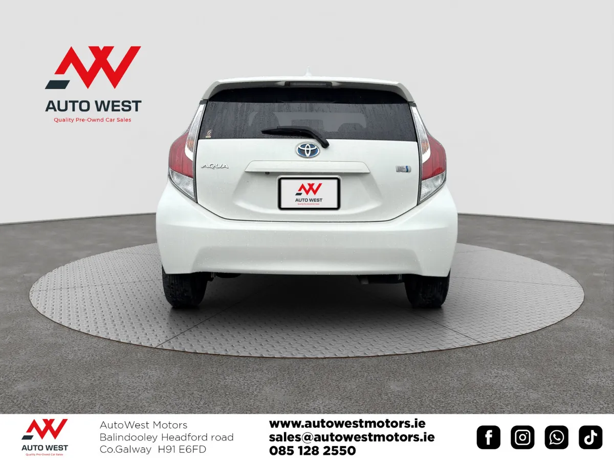2015 Toyota Aqua Self Charging Hybrid Automatic - Image 5