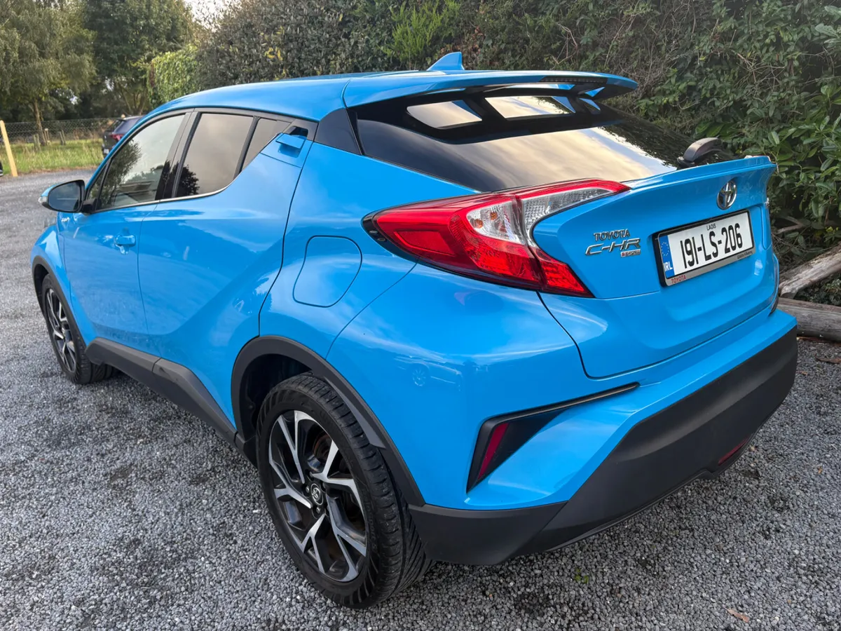 Toyota C-HR 2019 Hybrid - Image 4