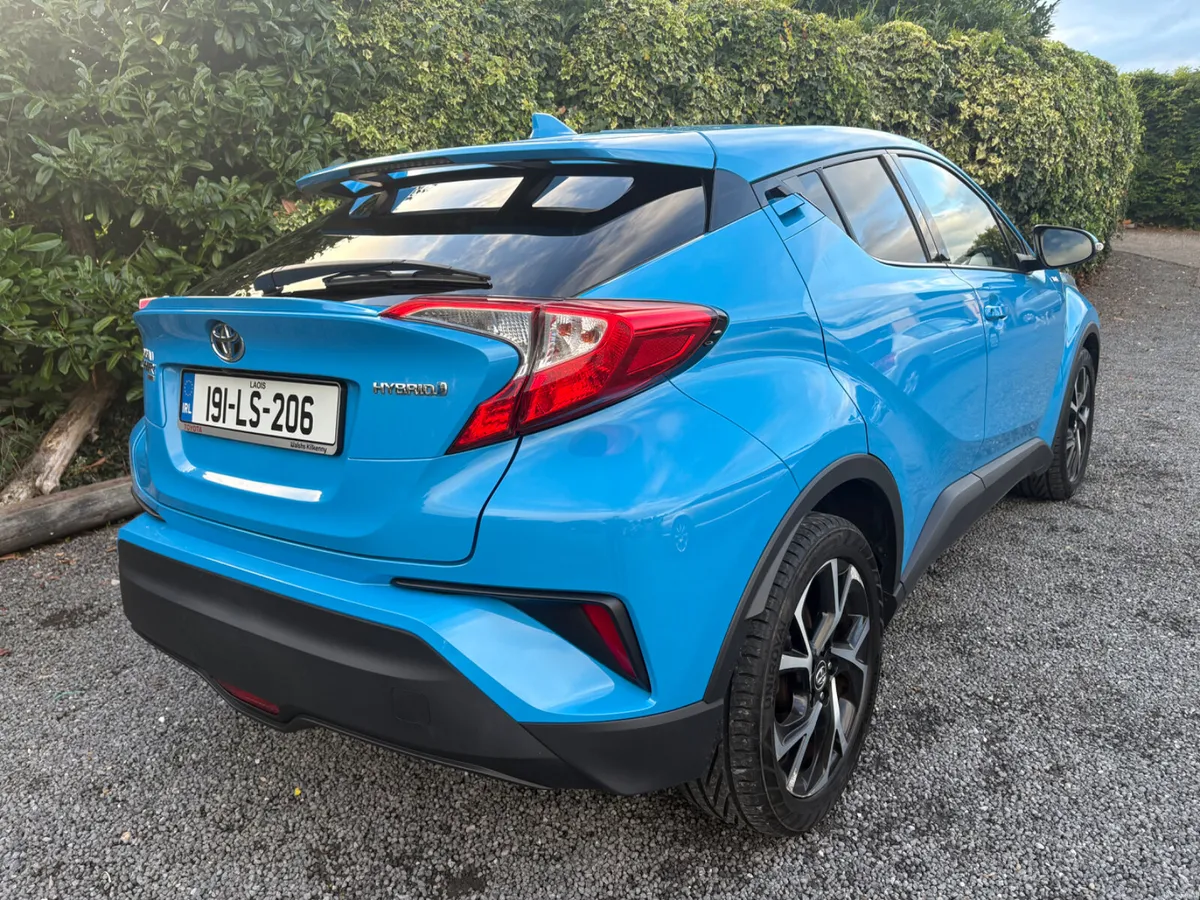 Toyota C-HR 2019 Hybrid - Image 3