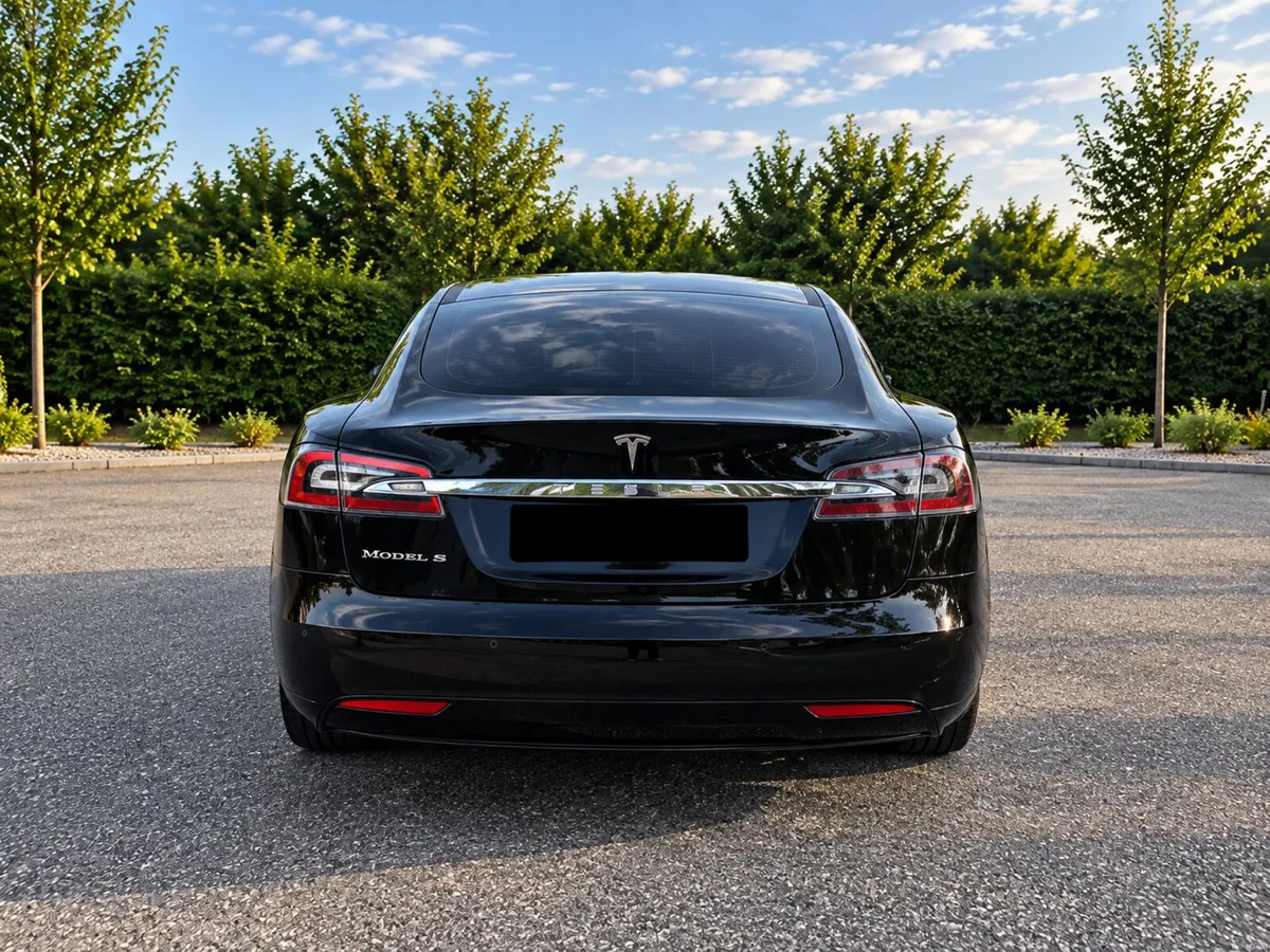 181 Tesla Model S 75 Dual Motor - Image 5