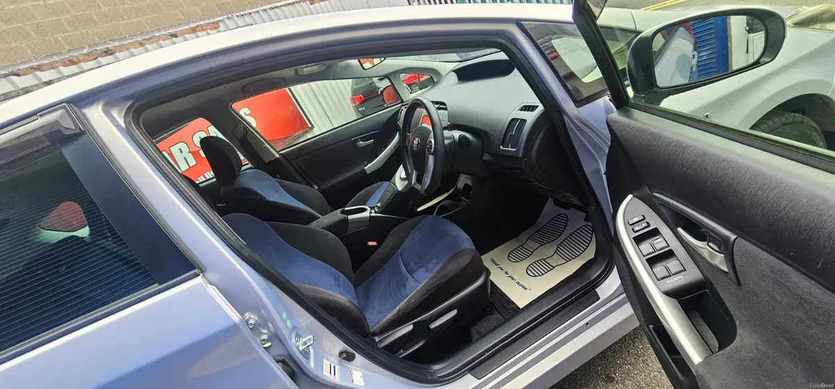 Toyota prius AA Approved - Image 5