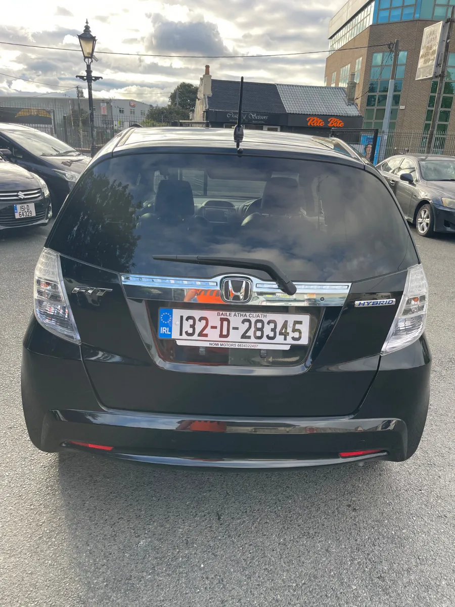 2013 Honda fit automatic hybrid only 60k - Image 5