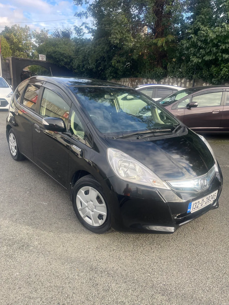 2013 Honda fit automatic hybrid only 60k - Image 1