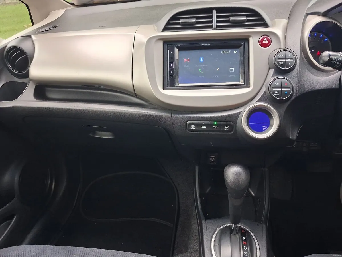 Honda Fit 1.3 Hybrid Automatic | NCT 11/2027 - Image 5