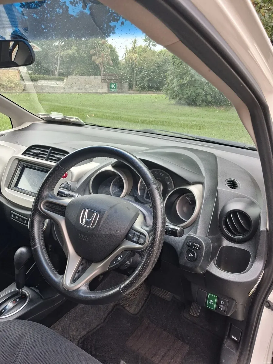 Honda Fit 1.3 Hybrid Automatic | NCT 11/2027 - Image 6