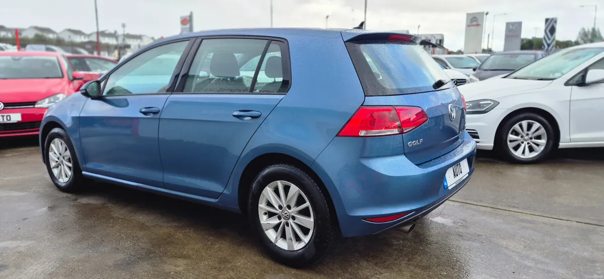 Volkswagen Golf auto 1.2 tsi dsg trend low kms - Image 5