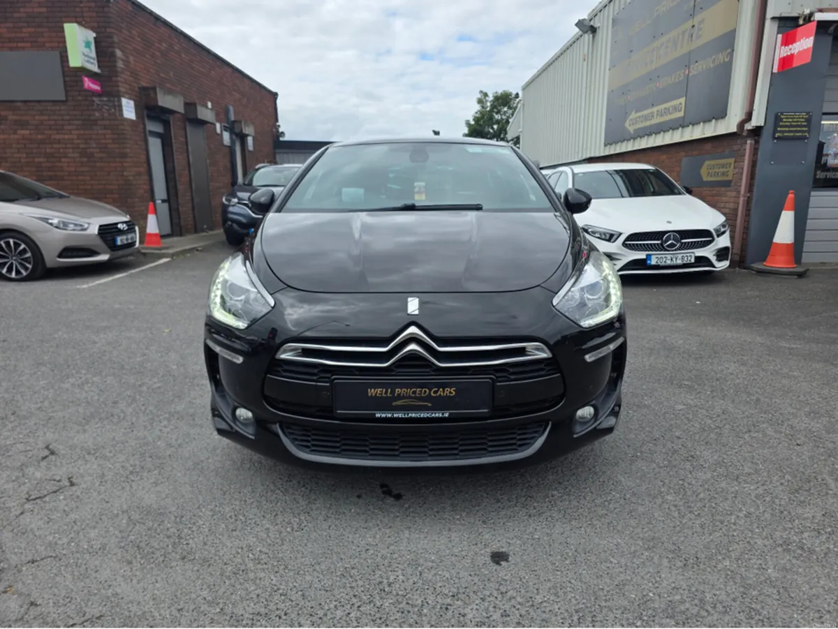 Citroen DS 5 2.0 HDI HYBRID 4 D SPORT AUTO 5DR - Image 2