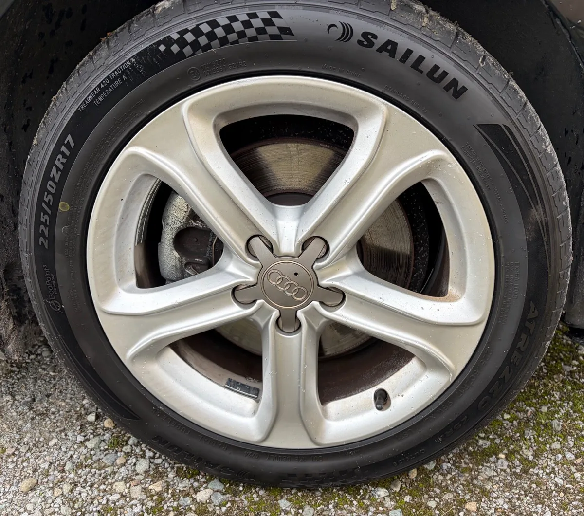 Audi A4 2.0 TDi Technic *READ AD* - Image 3