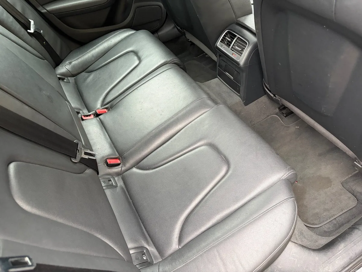 Audi A4 2.0 TDi Technic *READ AD* - Image 5