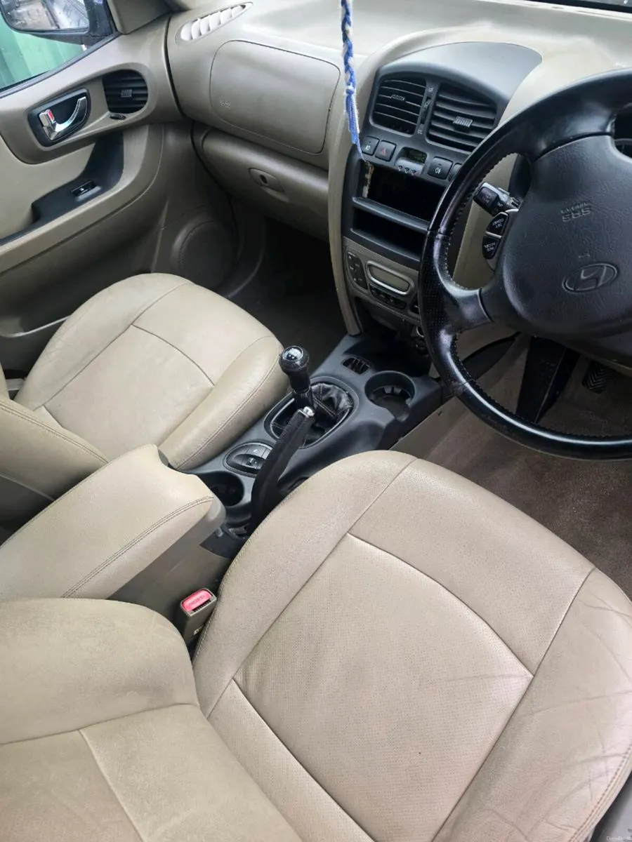 Hyundai Santa Fe 4WD Read Advert - Image 6