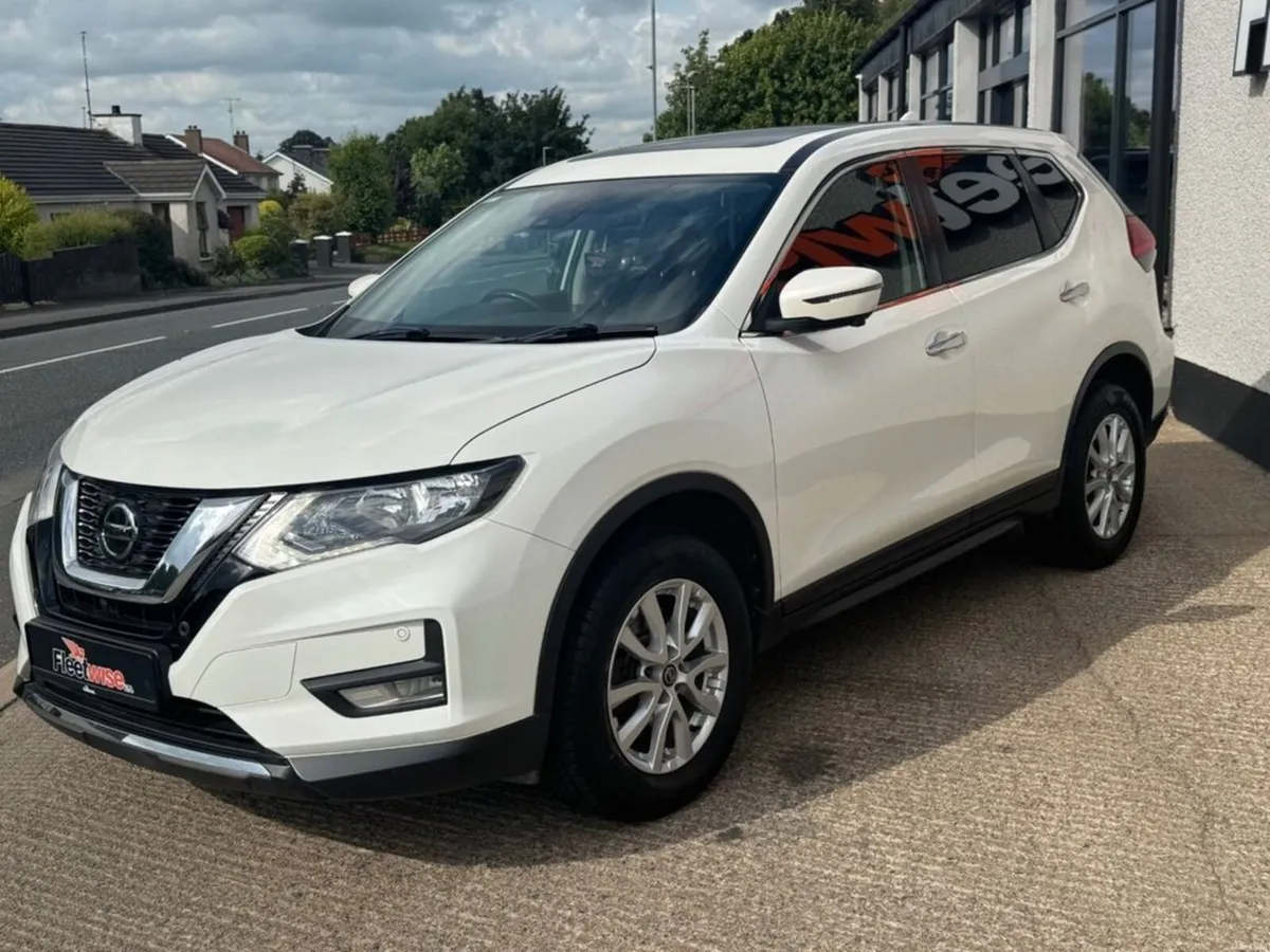 1.7 dCi Acenta Premium SUV 5dr Diesel Manual Euro - Image 3