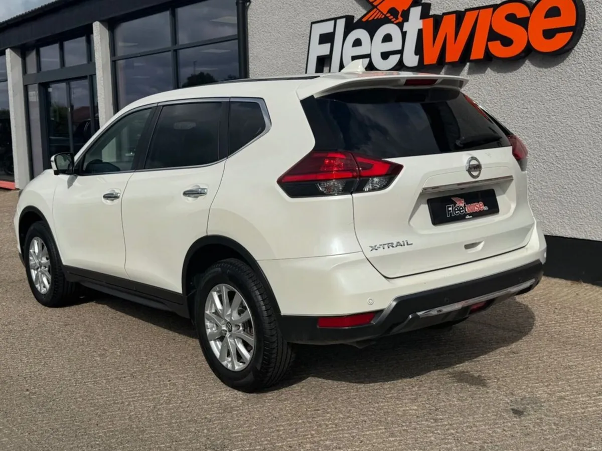 1.7 dCi Acenta Premium SUV 5dr Diesel Manual Euro - Image 5