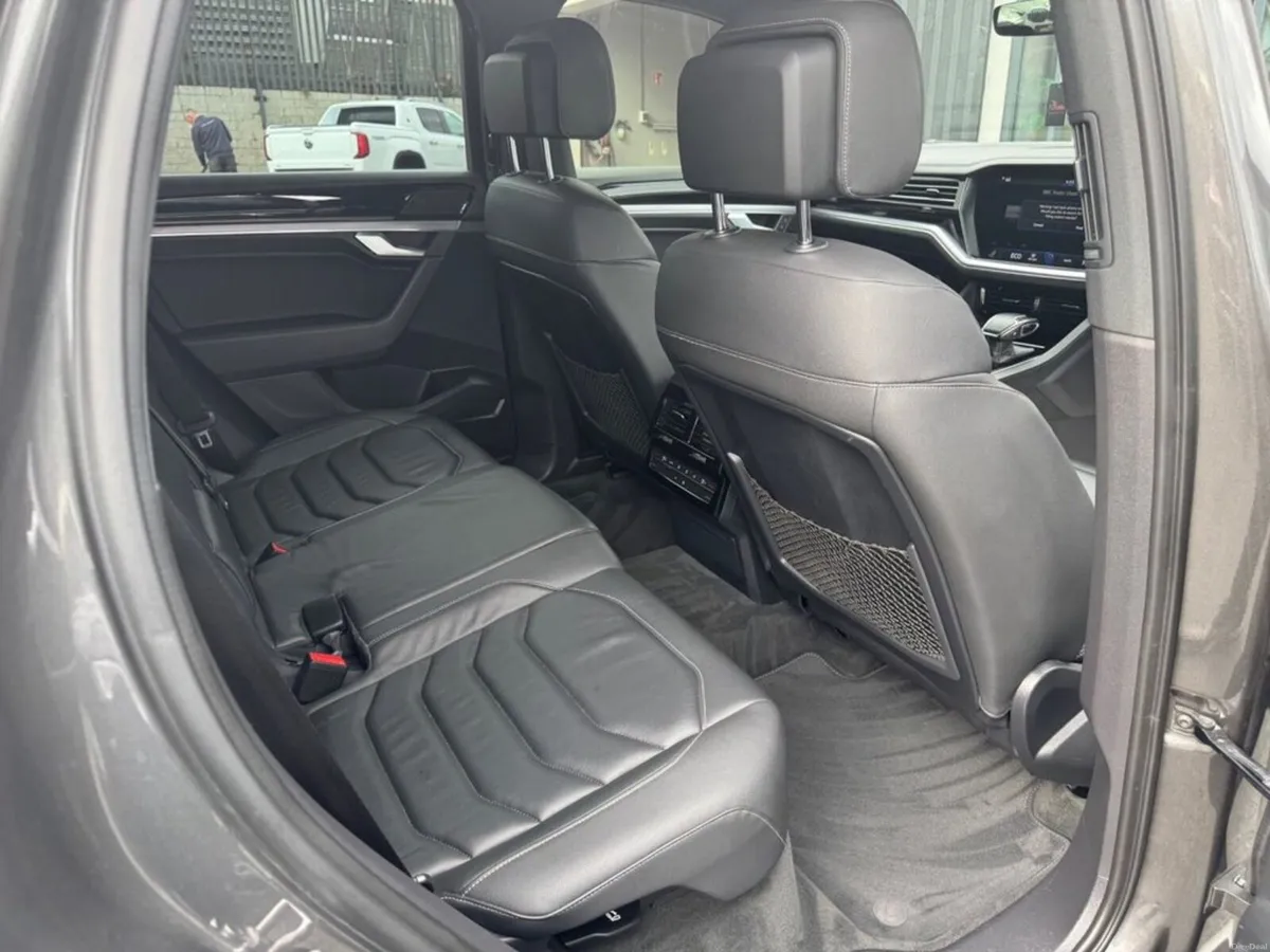 3.0 TDI V6 R-Line Tech SUV 5dr Diesel Tiptronic 4M - Image 6
