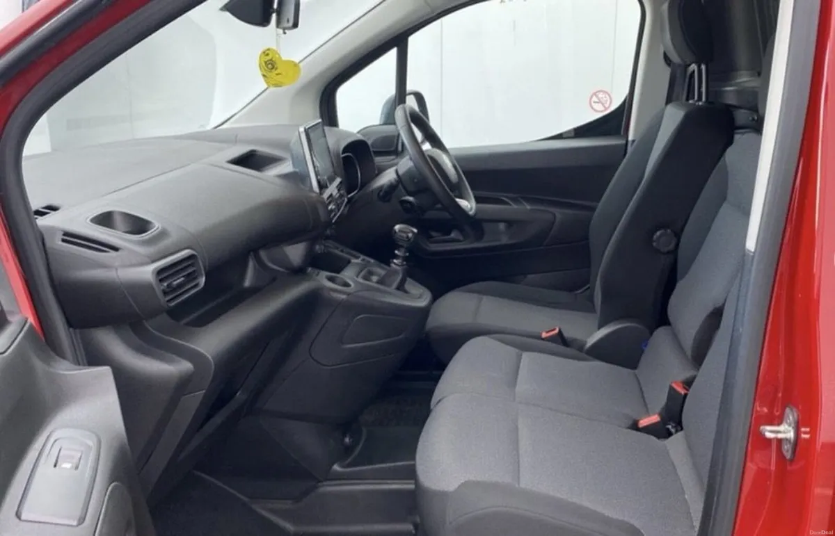 1.5 BlueHDi 1000 Enterprise Edition M Panel Van 5d - Image 2