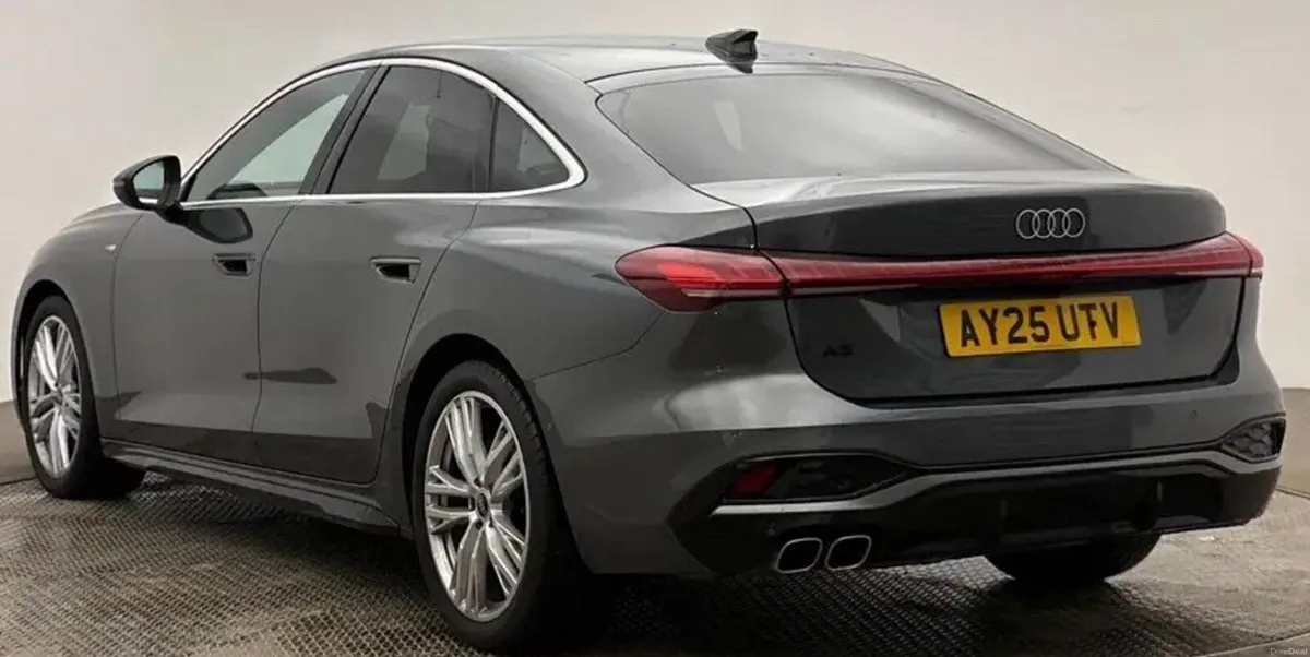 2.0 TDI S line Saloon 5dr Diesel S Tronic Euro 6 ( - Image 3