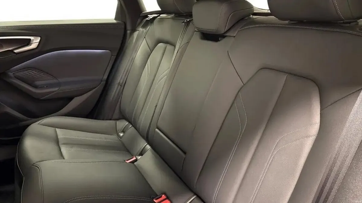 2.0 TDI S line Saloon 5dr Diesel S Tronic Euro 6 ( - Image 5